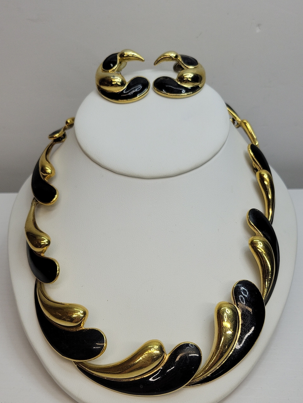 Vintage Trifari Black and Gold Wave Necklace & Earrings